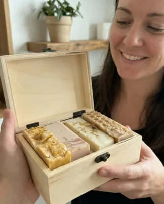 Le Coffret <i>- 4 Savons Saponifiés à Froid</i> 7 cloé avis coffret